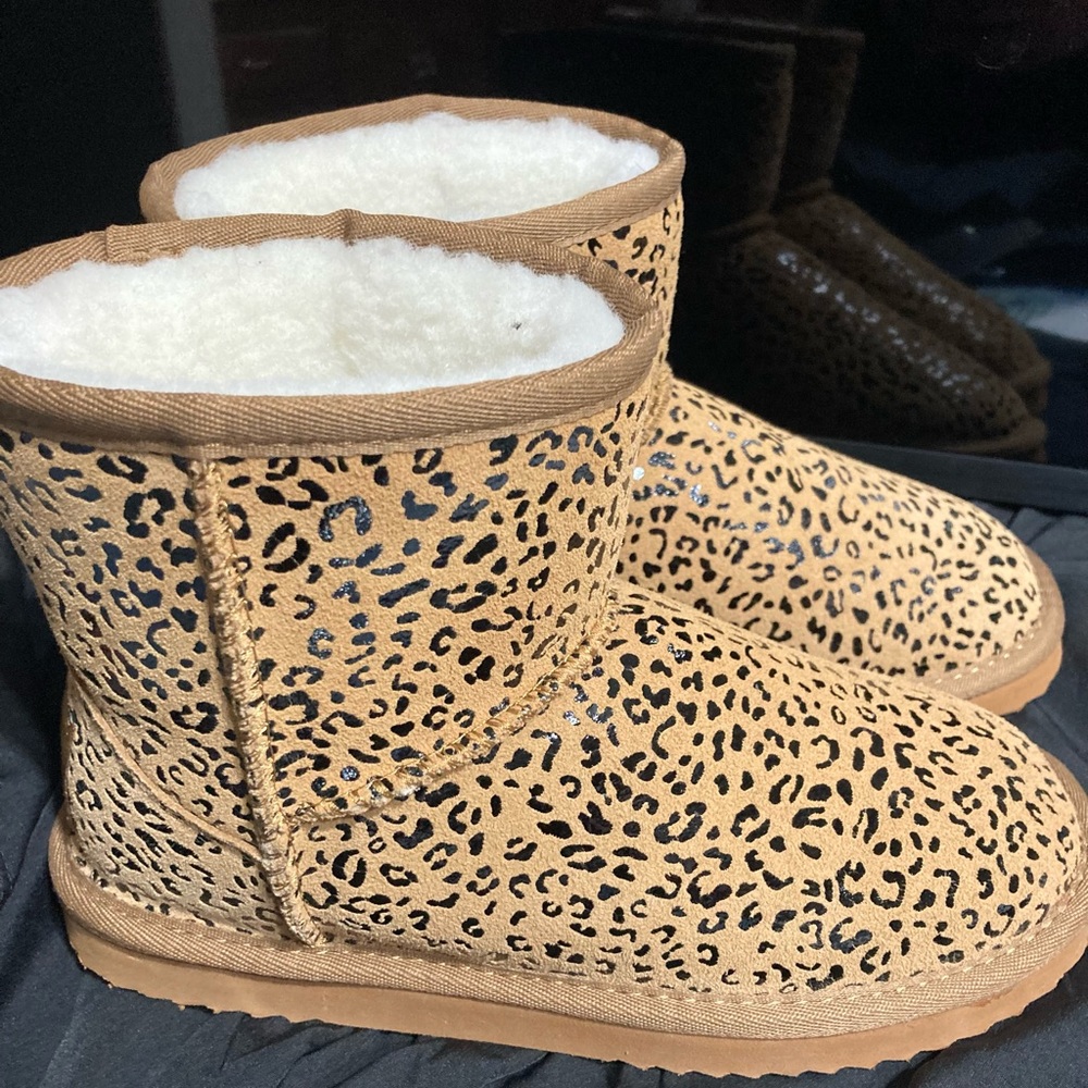 Brand new Emu Ridge leopard boots